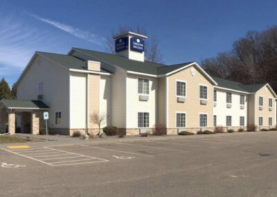 Cobblestone Inn & Suites